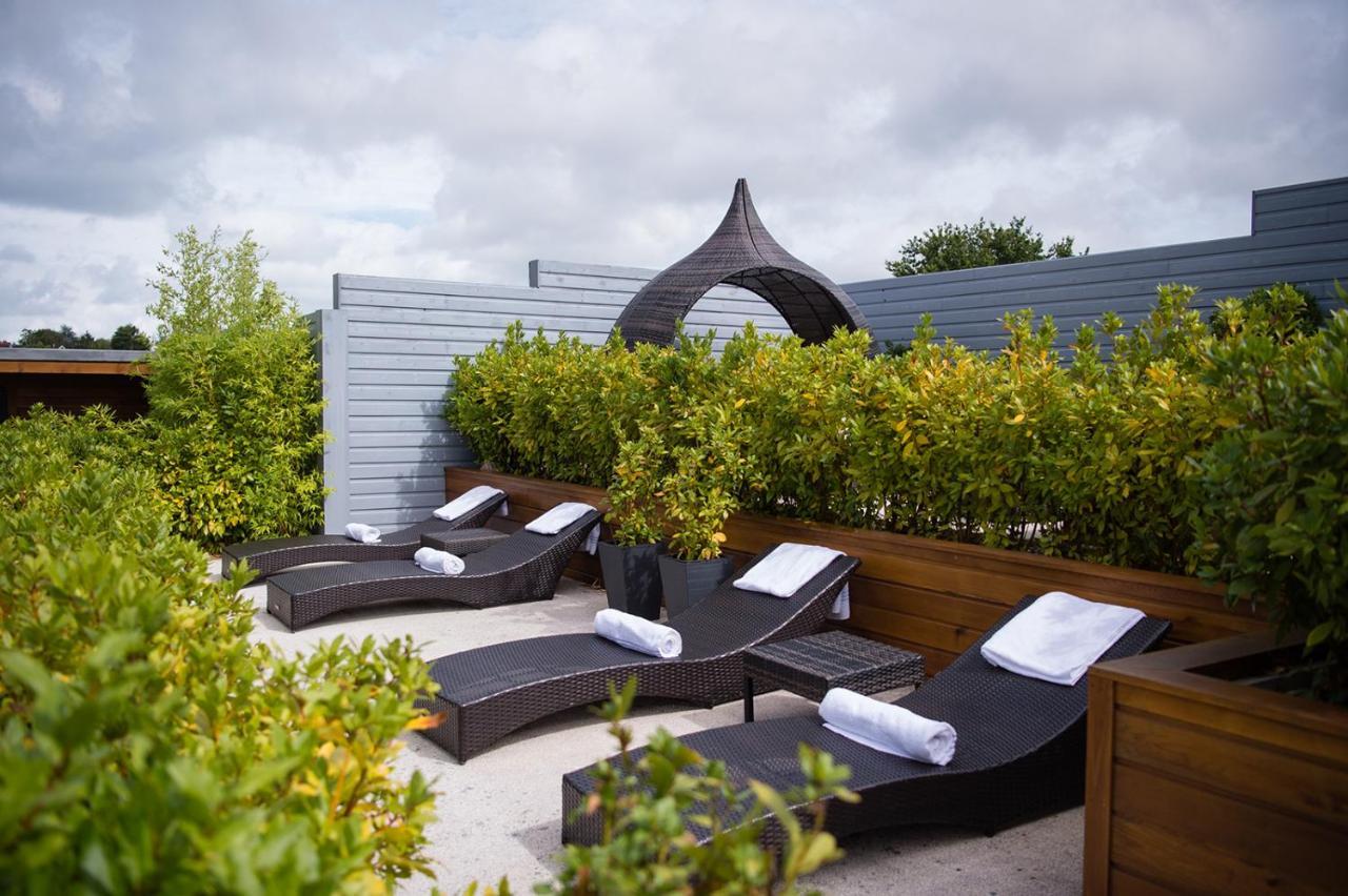 Lakeside Park Hotel & Spa Fishbourne  ภายนอก รูปภาพ