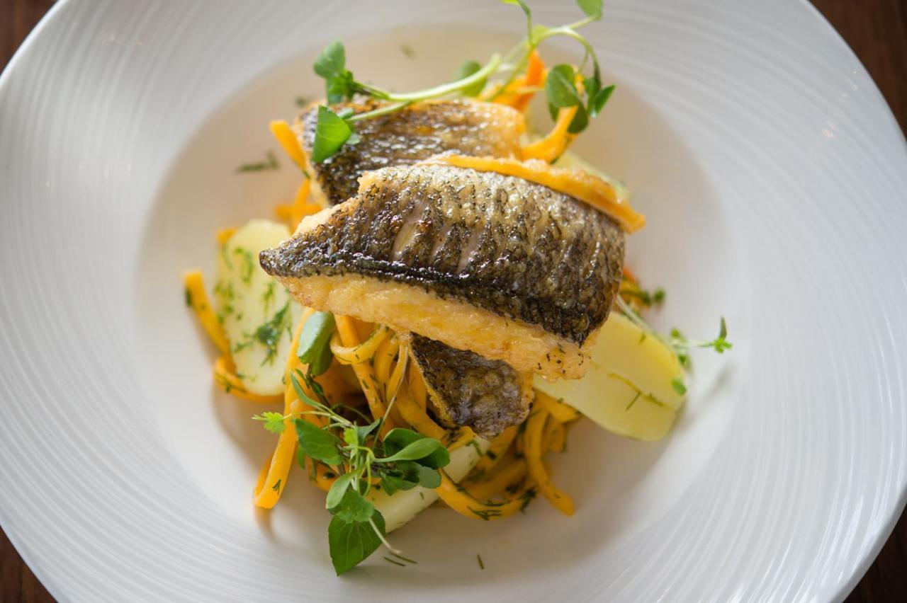 Lakeside Park Hotel & Spa Fishbourne  ภายนอก รูปภาพ