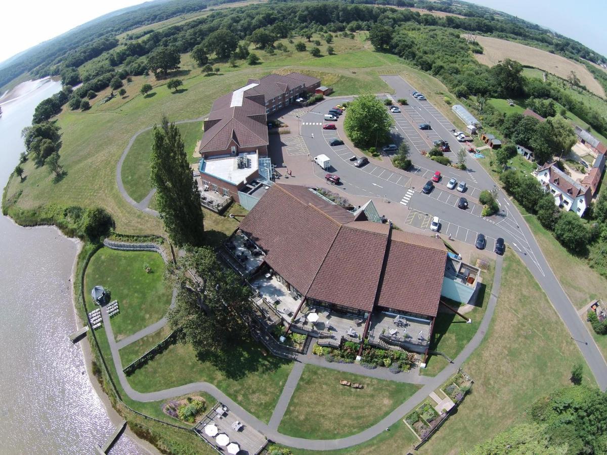 Lakeside Park Hotel & Spa Fishbourne  ภายนอก รูปภาพ