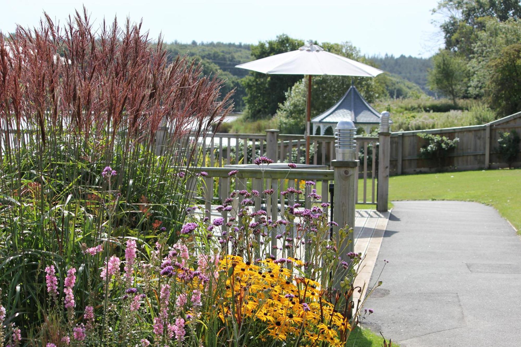 Lakeside Park Hotel & Spa Fishbourne  ภายนอก รูปภาพ